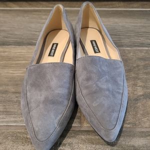 Nine West Gray suede flats, size 7